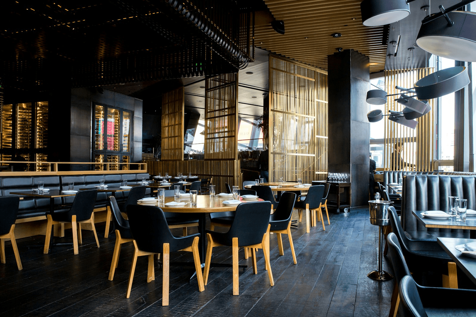 Restoran veya kafe ortamında dijital sipariş ve hızlı servis